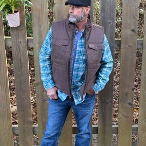 NWOT Men's Brown Quilted Ariat Vest